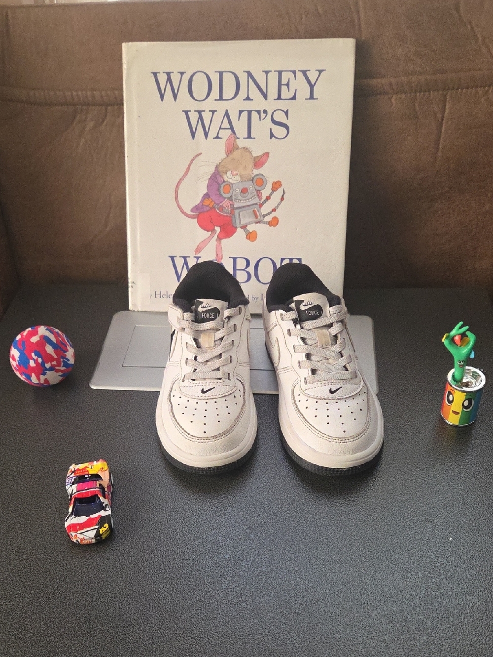 Nike Kids White and Black Low-Top Sneakers with Black Sole